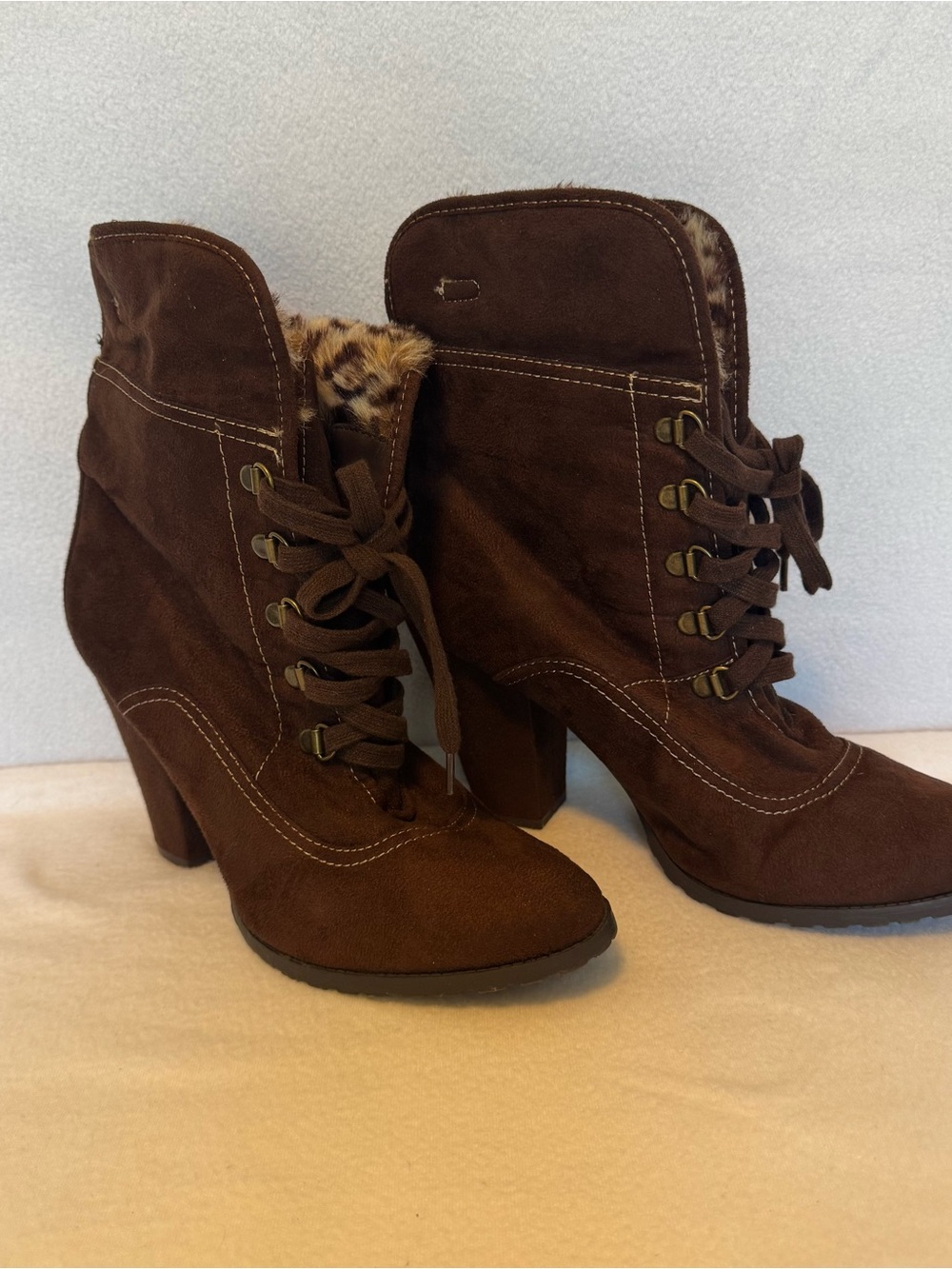 Rue 21 Etc! Brown Suede Lace Up Ankle Boots Heeled Faux Fur Lining  Size XL 10
